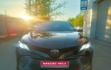 Toyota Camry, 2018 год, 3 410 000 рублей, 2 фотография