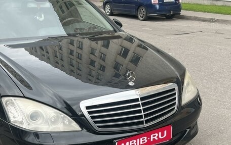 Mercedes-Benz S-Класс, 2005 год, 1 300 000 рублей, 1 фотография