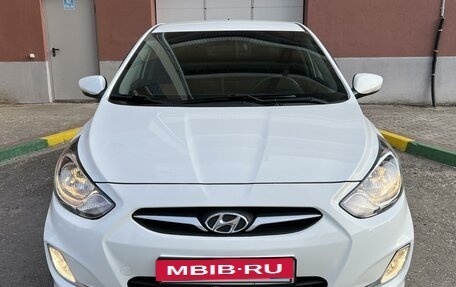 Hyundai Solaris II рестайлинг, 2011 год, 899 000 рублей, 2 фотография