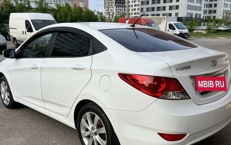 Hyundai Solaris II рестайлинг, 2011 год, 899 000 рублей, 7 фотография