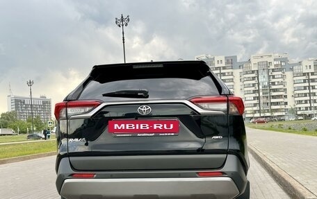 Toyota RAV4, 2020 год, 3 800 000 рублей, 4 фотография
