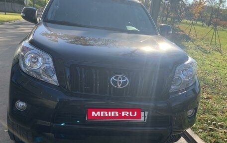 Toyota Land Cruiser Prado 150 рестайлинг 2, 2011 год, 2 690 000 рублей, 2 фотография