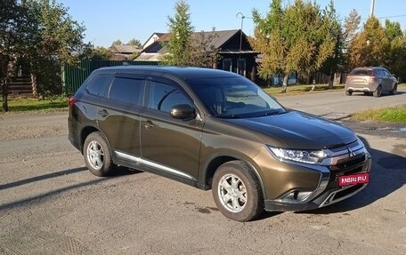 Mitsubishi Outlander III рестайлинг 3, 2019 год, 2 500 000 рублей, 1 фотография