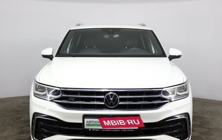 Volkswagen Tiguan II, 2021 год, 4 280 000 рублей, 2 фотография