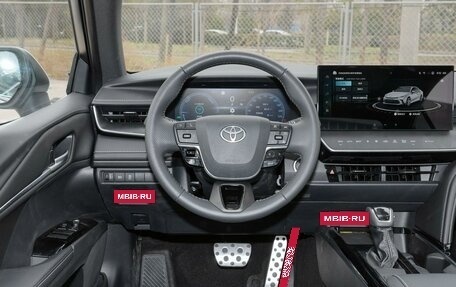 Toyota Camry, 2024 год, 3 650 000 рублей, 9 фотография