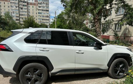 Toyota RAV4, 2022 год, 4 100 000 рублей, 2 фотография