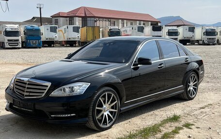 Mercedes-Benz S-Класс, 2010 год, 2 100 000 рублей, 2 фотография