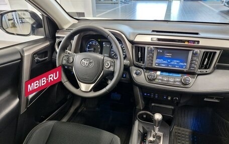 Toyota RAV4, 2018 год, 2 550 000 рублей, 9 фотография