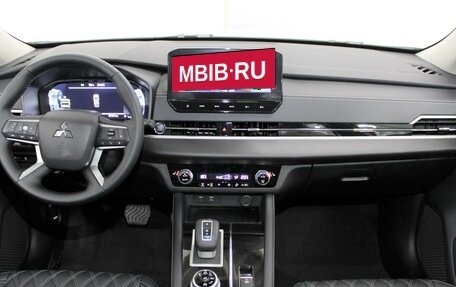 Mitsubishi Outlander, 2022 год, 4 250 000 рублей, 10 фотография