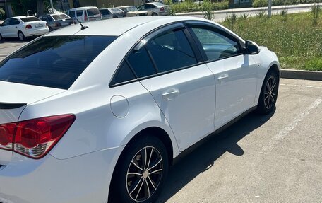 Chevrolet Cruze II, 2010 год, 750 000 рублей, 3 фотография