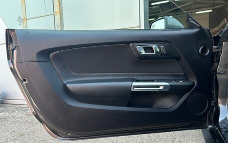 Ford Mustang VI рестайлинг, 2018 год, 2 950 000 рублей, 25 фотография