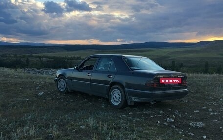 Mercedes-Benz E-Класс, 1993 год, 575 000 рублей, 2 фотография