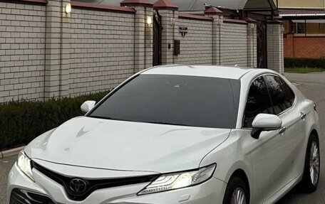 Toyota Camry, 2020 год, 4 000 000 рублей, 1 фотография