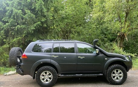 Mitsubishi Pajero Sport II рестайлинг, 2010 год, 2 600 000 рублей, 3 фотография