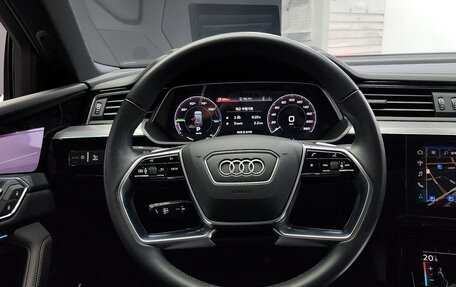Audi e-tron I, 2021 год, 5 500 000 рублей, 4 фотография