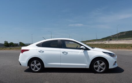 Hyundai Solaris II рестайлинг, 2019 год, 1 820 000 рублей, 3 фотография