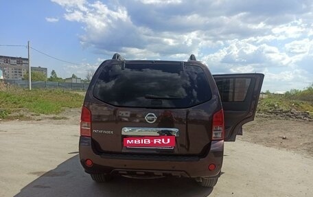 Nissan Pathfinder, 2011 год, 1 850 000 рублей, 14 фотография