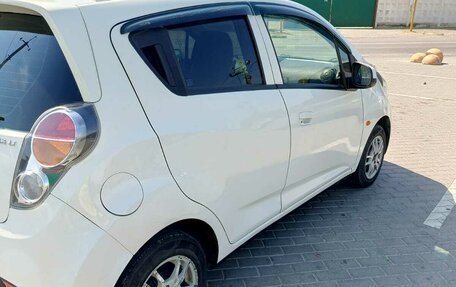 Chevrolet Spark III, 2011 год, 650 000 рублей, 2 фотография