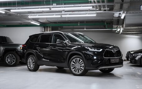 Toyota Highlander, 2023 год, 6 900 000 рублей, 13 фотография