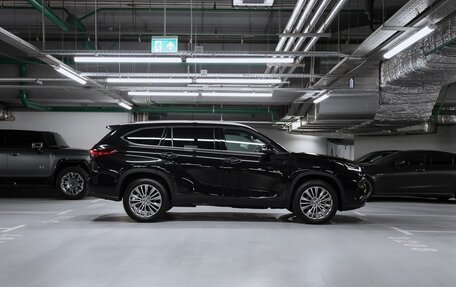 Toyota Highlander, 2023 год, 6 900 000 рублей, 10 фотография