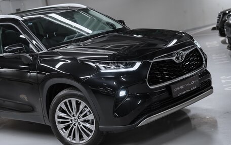 Toyota Highlander, 2023 год, 6 900 000 рублей, 14 фотография