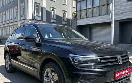 Volkswagen Tiguan II, 2018 год, 3 300 000 рублей, 2 фотография