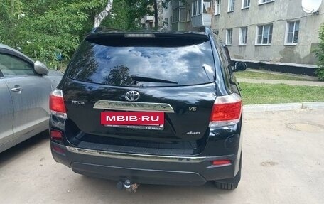 Toyota Highlander III, 2012 год, 1 900 000 рублей, 3 фотография