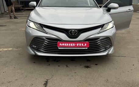 Toyota Camry, 2018 год, 3 150 000 рублей, 1 фотография