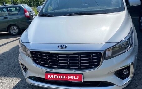 KIA Carnival III, 2019 год, 3 120 000 рублей, 1 фотография