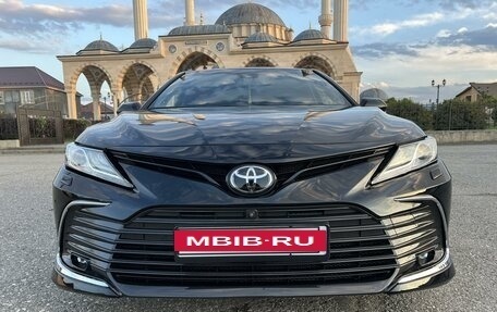 Toyota Camry, 2018 год, 3 350 000 рублей, 2 фотография