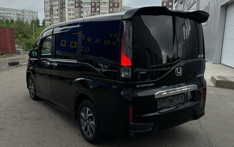 Honda Stepwgn IV, 2016 год, 2 350 000 рублей, 8 фотография