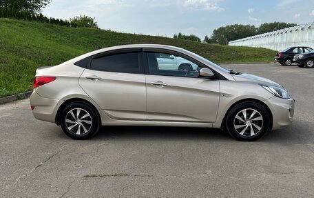 Hyundai Solaris II рестайлинг, 2011 год, 800 000 рублей, 3 фотография