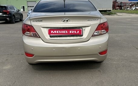 Hyundai Solaris II рестайлинг, 2011 год, 800 000 рублей, 5 фотография