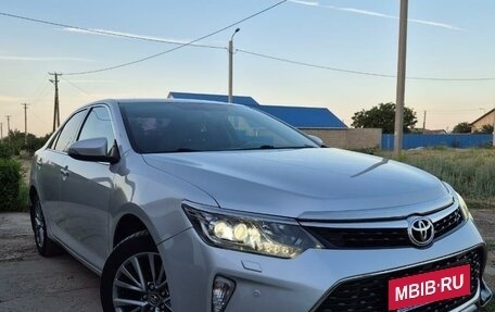 Toyota Camry, 2017 год, 2 650 000 рублей, 4 фотография