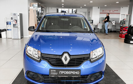 Renault Logan II, 2018 год, 825 000 рублей, 2 фотография