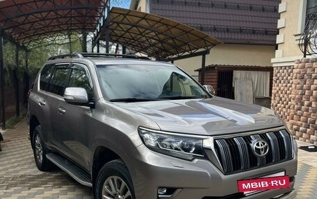 Toyota Land Cruiser Prado 150 рестайлинг 2, 2017 год, 5 650 000 рублей, 3 фотография