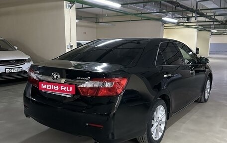 Toyota Camry, 2013 год, 1 950 000 рублей, 4 фотография