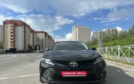 Toyota Camry, 2020 год, 3 000 000 рублей, 2 фотография