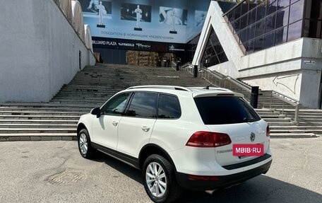 Volkswagen Touareg III, 2011 год, 1 970 000 рублей, 4 фотография