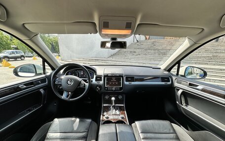 Volkswagen Touareg III, 2011 год, 1 970 000 рублей, 7 фотография