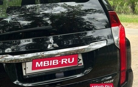 Mitsubishi Pajero Sport III рестайлинг, 2019 год, 3 600 000 рублей, 4 фотография