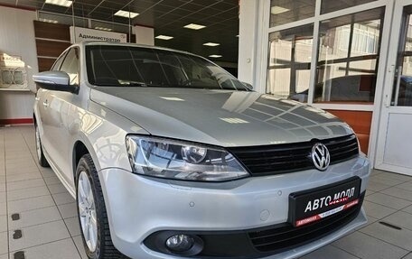 Volkswagen Jetta VI, 2011 год, 1 280 000 рублей, 3 фотография