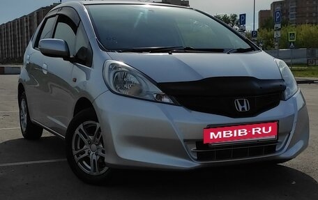 Honda Fit III, 2010 год, 865 000 рублей, 8 фотография