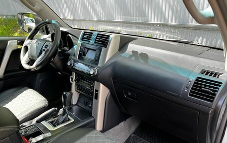 Toyota Land Cruiser Prado 150 рестайлинг 2, 2013 год, 3 300 000 рублей, 10 фотография