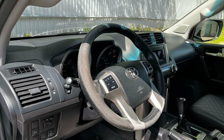 Toyota Land Cruiser Prado 150 рестайлинг 2, 2013 год, 3 300 000 рублей, 12 фотография