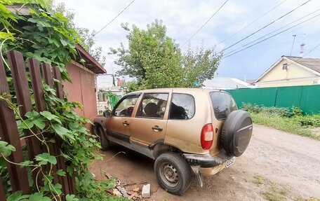 Chevrolet Niva I рестайлинг, 2006 год, 180 000 рублей, 2 фотография