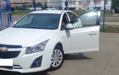 Chevrolet Cruze II, 2013 год, 970 000 рублей, 3 фотография