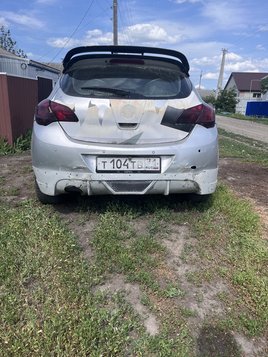 Opel Astra J, 2010 год, 650 000 рублей, 1 фотография