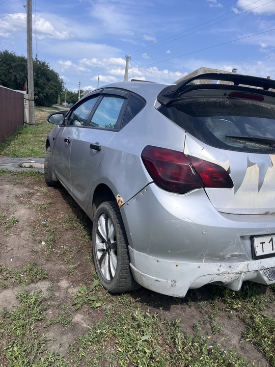 Opel Astra J, 2010 год, 650 000 рублей, 3 фотография