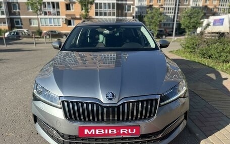 Skoda Superb III рестайлинг, 2019 год, 4 000 000 рублей, 2 фотография